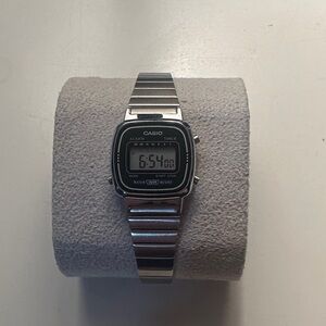 Casio Stainless Steel Digital Bracelet Watch in Silver